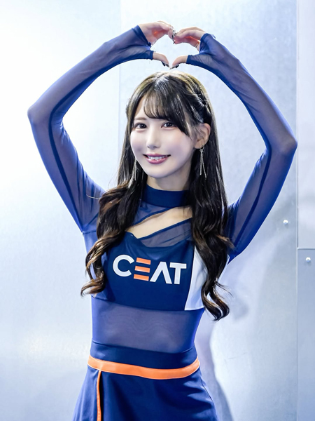 たまらない完成度！伊達望、ウエストラインがきれいすぎるコスチュームで完成美を披露！