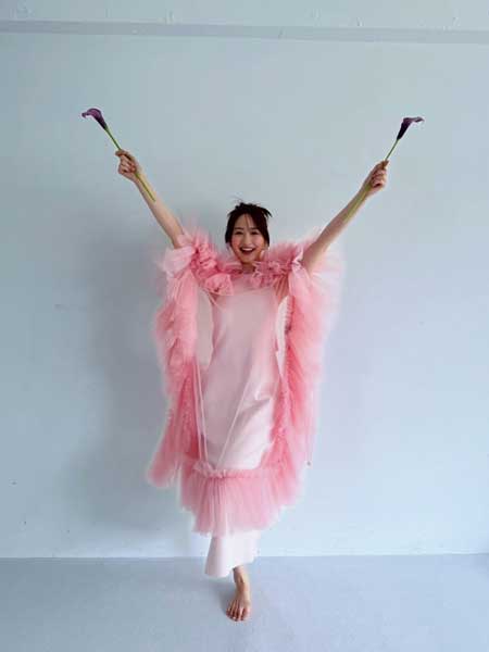 星風まどか、ふわふわチュールに視線釘付け！透明感たっぷりショット公開