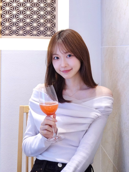 たまらない透明感！！八伏紗世、美肩見せキレイめコーデでファン悩殺