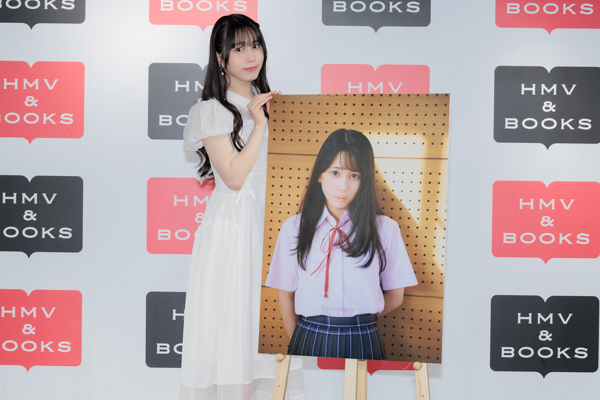 野中ここな「ホクロも恥ずかしがらずに出そう、と思いながら撮影してもらいました」＜1st写真集うたかた　合同取材オフィシャルレポート＞