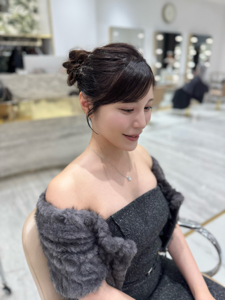 Reina+World、黒ドレスで色っぽ可愛く！！アップヘアで大人可愛さMAXのムード全開