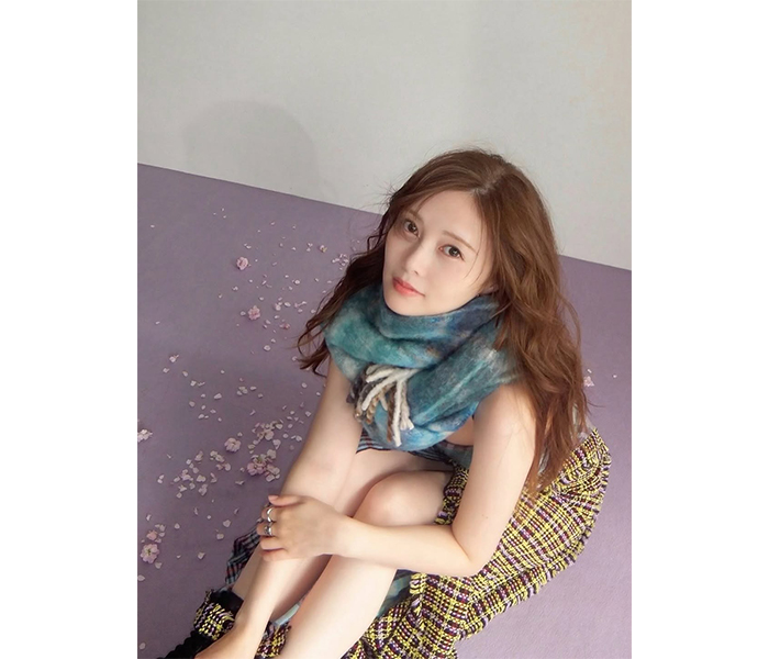 白石麻衣、「可愛すぎる」オフショットにファン悶絶！