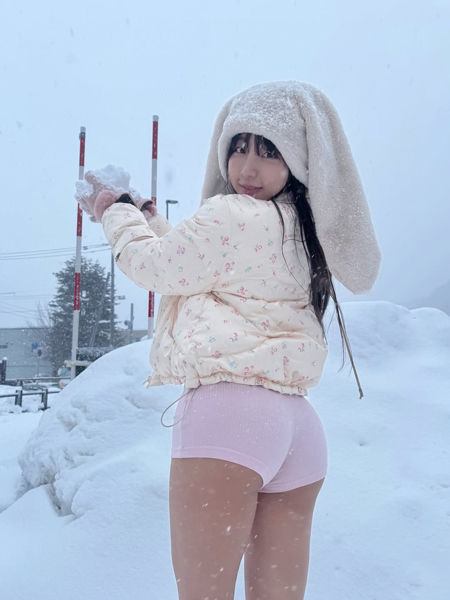 ピョ・ウンジ、脚線美大胆見せ！圧巻の雪コーデにファン「Wonderful 」