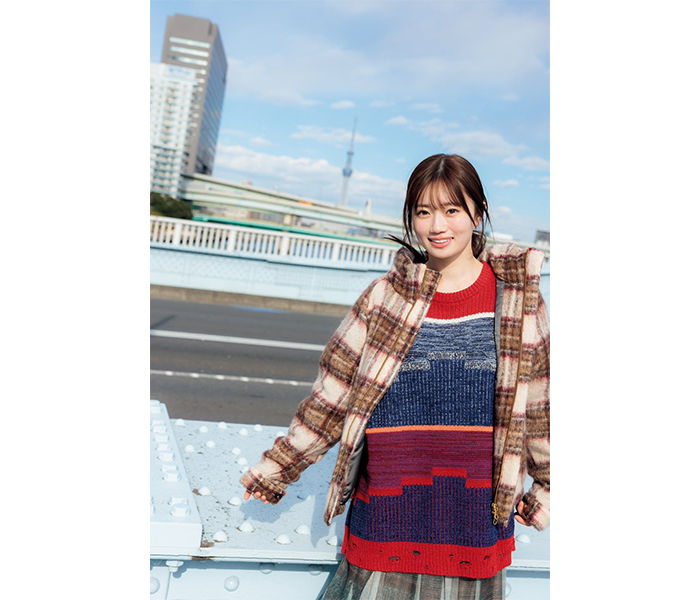 乃木坂46・6期生の愛宕心響が『FLASH』で魅せる「東京での私」7ページに渡り緊張の中の爽やかな表情を披露