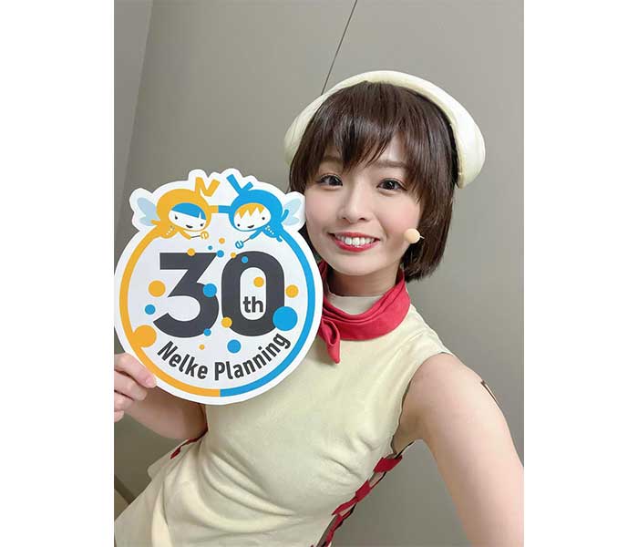 西葉瑞希、キュートな衣装姿に視線釘付け！笑顔が可愛すぎるカットにファン悶絶