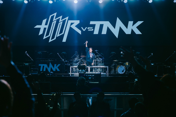 西川貴教×T.M.Revolution初の対バンライブ「Exciting Match Takanori Nishikawa vs T.M.Revolution in Hong Kong」開催