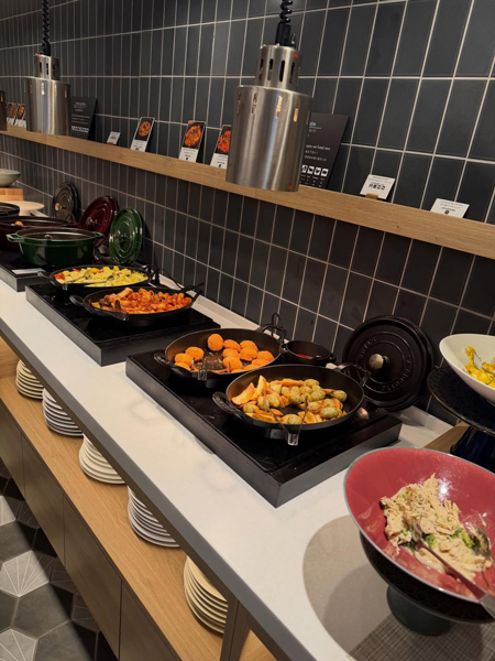 なな茶、ボディラインが美しすぎるタイトワンピース姿にファン「めちゃくちゃ可愛い」