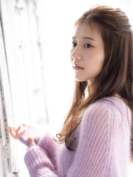 「可愛すぎて釘付けです」今井美桜、光に映える淡色ニット、透明感コーデが優勝！