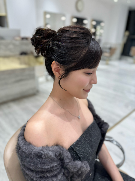 Reina+World、黒ドレスで色っぽ可愛く！！アップヘアで大人可愛さMAXのムード全開