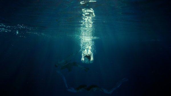 XG、自身初フルアルバムのリード曲「HYPNOTIZE」のMVティザーを公開！