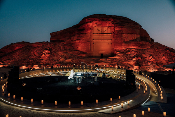 YOSHIKI、サウジアラビアでの最新コンサートをいよいよ1/24(土)にWOWOWで独占放送＆配信！