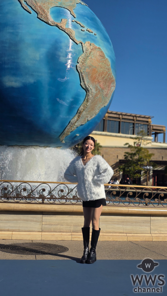 【写真特集】あすみん、東京ディズニーシー(R)に白と黒のコントラストが絶妙なミニ丈コーデで登場！タワー・オブ・テラー「アンリミテッド」を体験