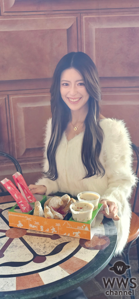 【写真特集】あすみん、東京ディズニーシー(R)に白と黒のコントラストが絶妙なミニ丈コーデで登場！タワー・オブ・テラー「アンリミテッド」を体験