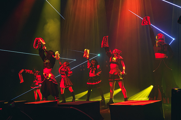 【ライブレポート】MOON RABBiTS、史上最大規模のワンマンライブでファン熱狂！＜MOON RABBiTS OneMan Live「-君との約束-」＞