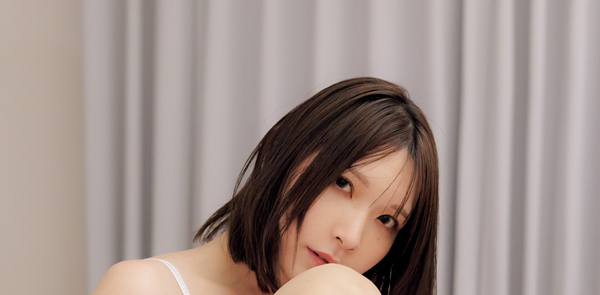 2.5次元モデル・あまつまりな、ジャケットコーデから柔肌全開の色っぽカットまで公開！