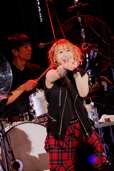 安野希世乃『5th LIVEツアー2025～僕らの、雨が、やむまで。～』＜オフィシャルライブレポート＞