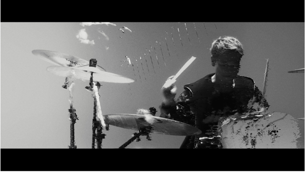 SPYAIR、新曲「Kill the Noise」のMusic Videoが公開。TVアニメ『勇者刑に処す懲罰勇者9004隊刑務記録』主題歌で話題。