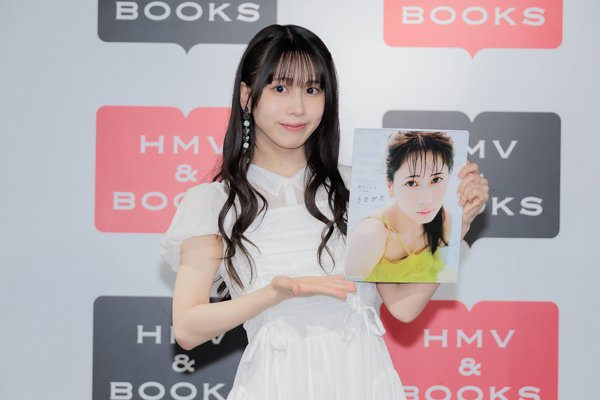 野中ここな「ホクロも恥ずかしがらずに出そう、と思いながら撮影してもらいました」＜1st写真集うたかた　合同取材オフィシャルレポート＞