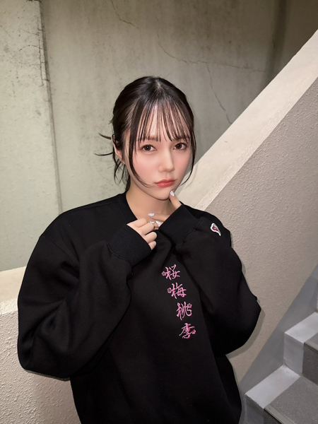 涼森れむ、ストリートコーデも最強ビジュ！ 今年はモデルとしての活躍にも期待。