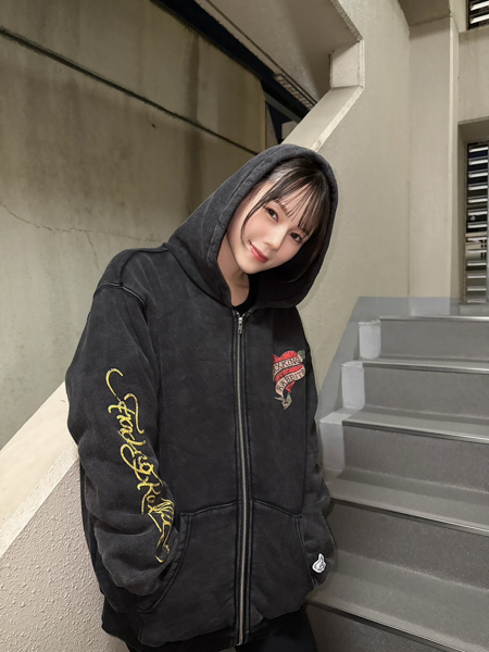 涼森れむ、ストリートコーデも最強ビジュ！ 今年はモデルとしての活躍にも期待。