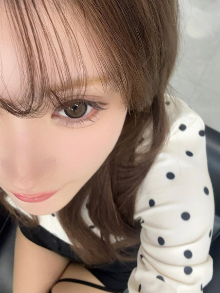 聖菜、タイトミニ衣装で曲線美あらわに！ファン「可愛すぎるよ」