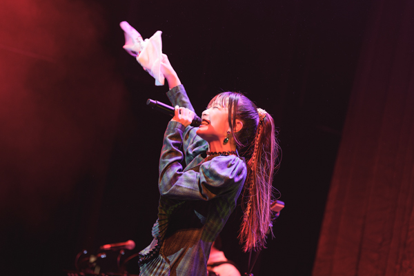 表現力と音楽性を拡大し続けてきたMay'n、その20周年の集大成が一夜に！『May'n Special Concert 2025「May'n Xmas -the Brightest-」』レポート