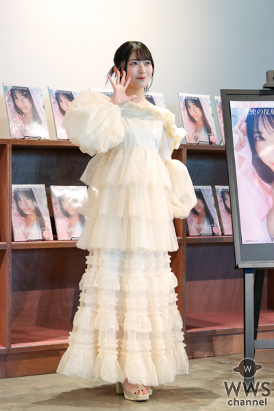 AKB48・佐藤綺星、可愛すぎるふわふわワンピース姿で初写真集発売の思いを語る！「すごく楽しくて、撮影ロスになるくらい」