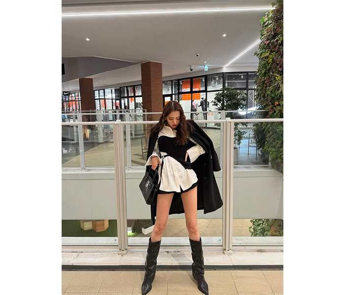 股下83cm！黒木麗奈、脚見せモノトーンコーデが破壊力抜群！！