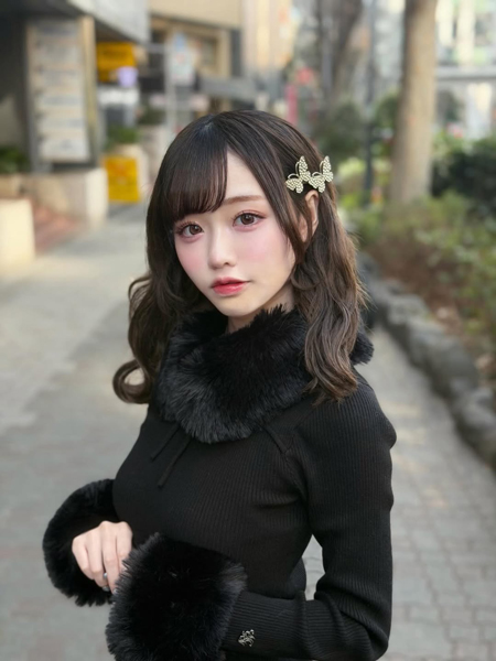 #よーよーよー・月なぎさ、色気ちょい足しミニ丈ブラックワンピでファン悩殺