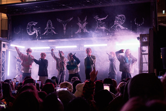 ONE OR EIGHT、4tトラックをステージにした渋谷サプライズライブ映像、全7曲を公開！