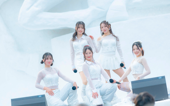 日韓注目ガールズグループUNICODE＆2FACE、さっぽろ雪まつりで熱演