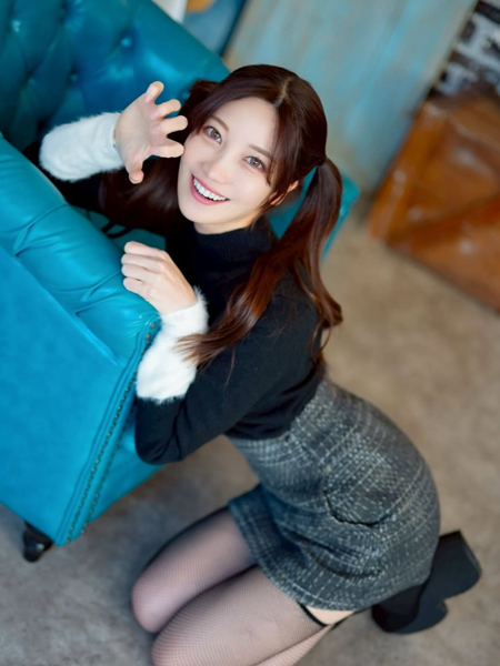 赤城ありさ、透け黒タイツから生肌チラリ！圧倒的可愛さにズキュン