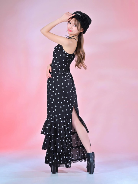 原あゆみ、素足あらわ！透明感たっぷりドットワンピース着こなし！