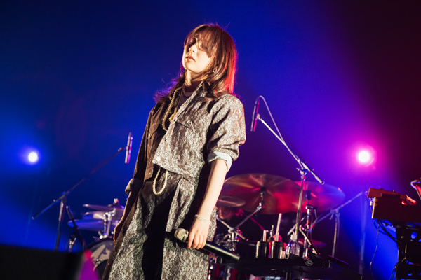 家入レオ、デビュー記念日に8枚のアルバムから選曲されたセットリストを届けた FCライブ「家入レオ FANCLUB LIVE 2026 〜PIZZA 8〜」全国11都市を巡る全国ツアー「家入レオ TOUR 2026」の開催も発表！