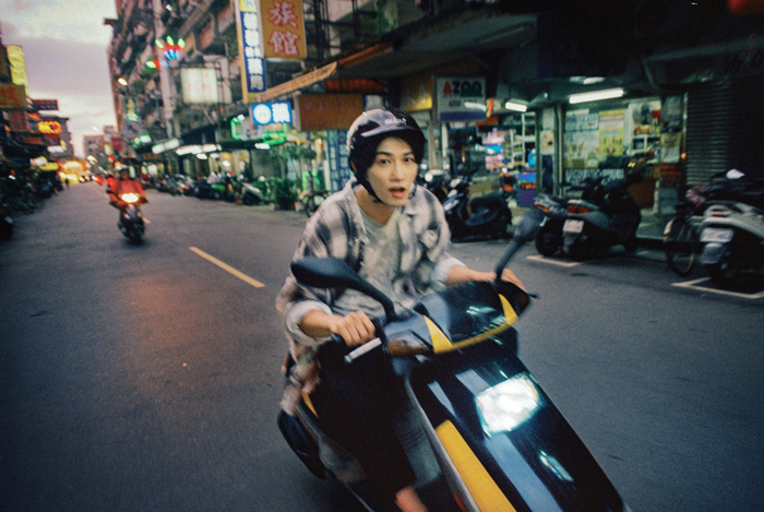 町田啓太、活動15周年を記念したアニバーサリーフォトブックより台北カットを解禁！