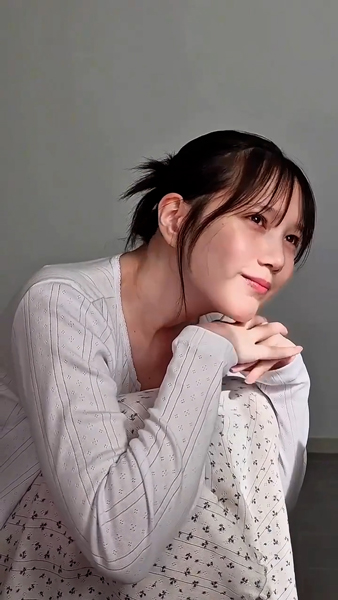 本田翼、フェミニン衣装で透明感ほこるメイクアップムービー投稿！ファン歓喜