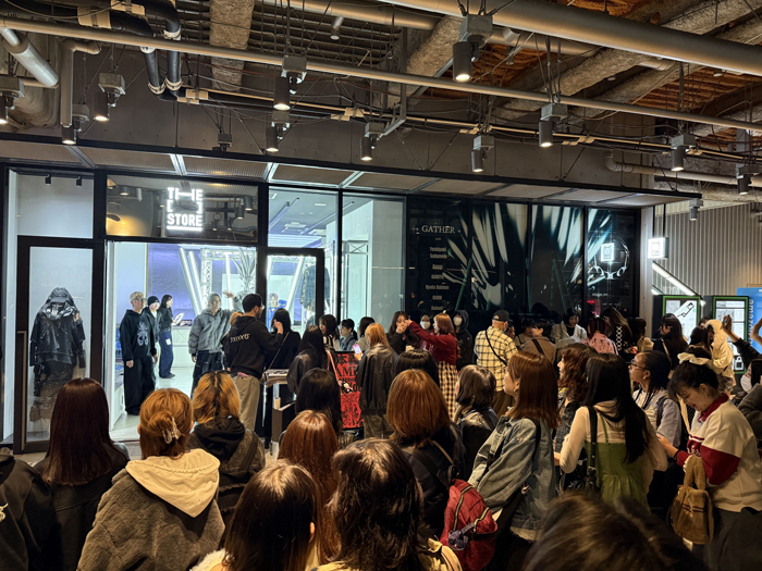 ONE OR EIGHT、初のポップアップが渋谷で開幕メンバー登場で大熱狂、早くも初日から完売アイテムが相次ぐ