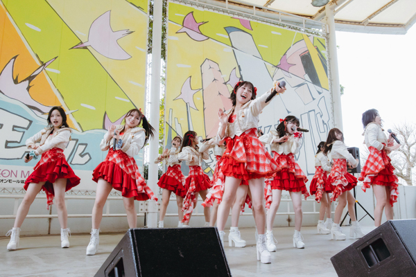 Juice=Juice『盛れ！ミ・アモーレ』で会場一体に！幕張イオンでコール炸裂、特別版リリイベが怒涛の展開