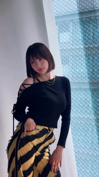 岡田紗佳、美脚きわだつモードコーデにファン「ドストライク！おかぴ素敵です」