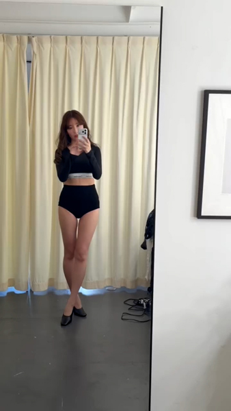 小嶋陽菜、圧巻の美スタイルを魅せるシンプルコーデでファン魅了