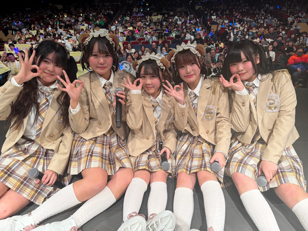 八戸のアイドル「pacchi」が公会堂ライブで705名を動員！新グループ「はっちゃん」電撃デビュー！＜オフィシャルレポート＞