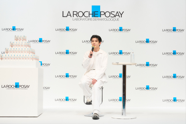 なにわ男子・長尾謙杜がラロッシュポゼトーンアップUVアンバサダーに就任「我ながら肌が綺麗」と美容のこだわりを語る