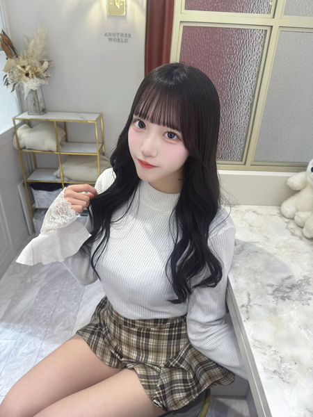 琴るり、超ミニ丈！可愛さMAXの甘めコーデにファン大興奮「めっちゃ可愛い」