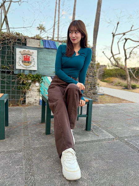 中川安奈、もっちり美ボディがくっきり！タイトなカジュアルコーデを公開