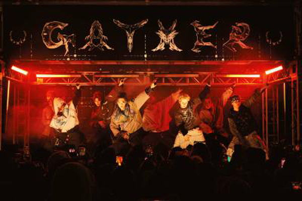 ONE OR EIGHTが渋谷をジャック！4tトラックからサプライズ登場、「TOKYO DRIFT」を日本初披露