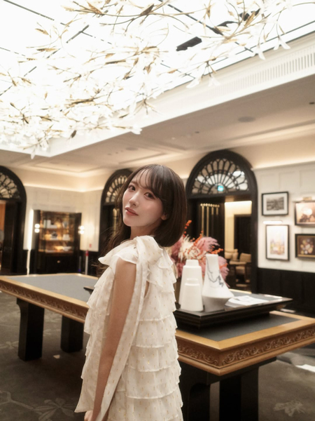 石田千穂、肩出しドレッシーな衣装で色白美肌見せ！「私服でおめかしして写真大会を開催しました」