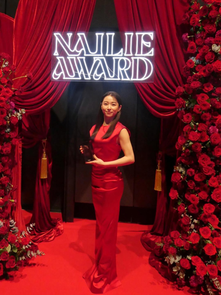 桜井日奈子、華やかなドレススタイルで美肌披露!「髪の艶、神艶!キレイ」