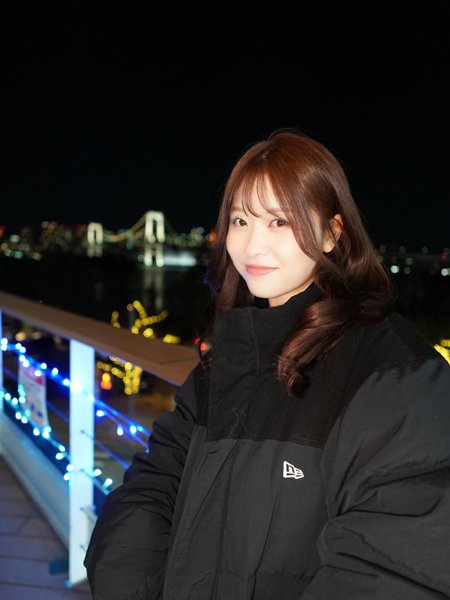 中西智代梨、冬のお散歩コーデにファン「モデルの足やん！美しい」