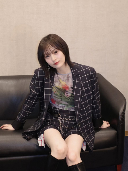 山本彩、大人カッコいいジャケットコーデで美貌引き立つ！！