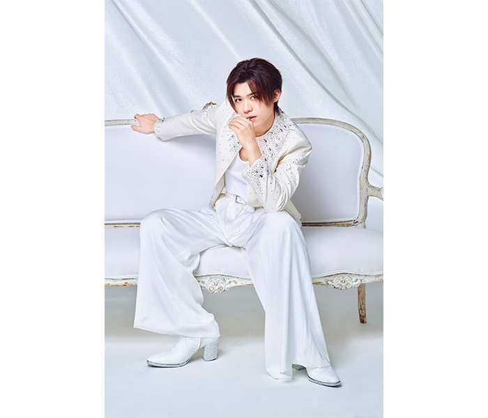 新浜レオン、自身初となる1st EP「New Beginning」をリリース！表題曲「LOVE しない？」はこっちのけんとが楽曲提供！